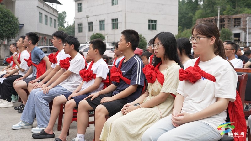 助学筑梦 从“容”启航