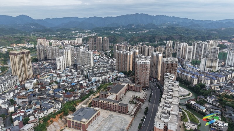 启航新学期 筑梦向未来｜松桃第二完小上好秋季“开学第一课”