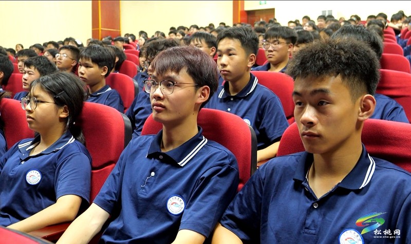 松桃：开学第一课 观影《四渡》  光影中上好“思政课”